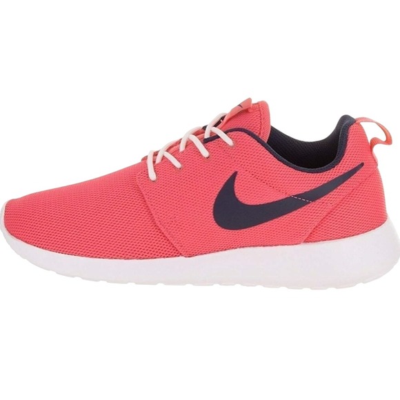 Nike Roshe One‎ Women's Sneaker 8.5 - Picture 1 of 4